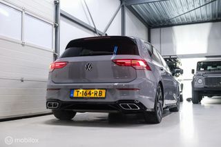 Volkswagen Golf 1.5 eTSI R-Line | Ambiance | ACC | Moonstone Grey | Stuurwielverwarming | Camera |