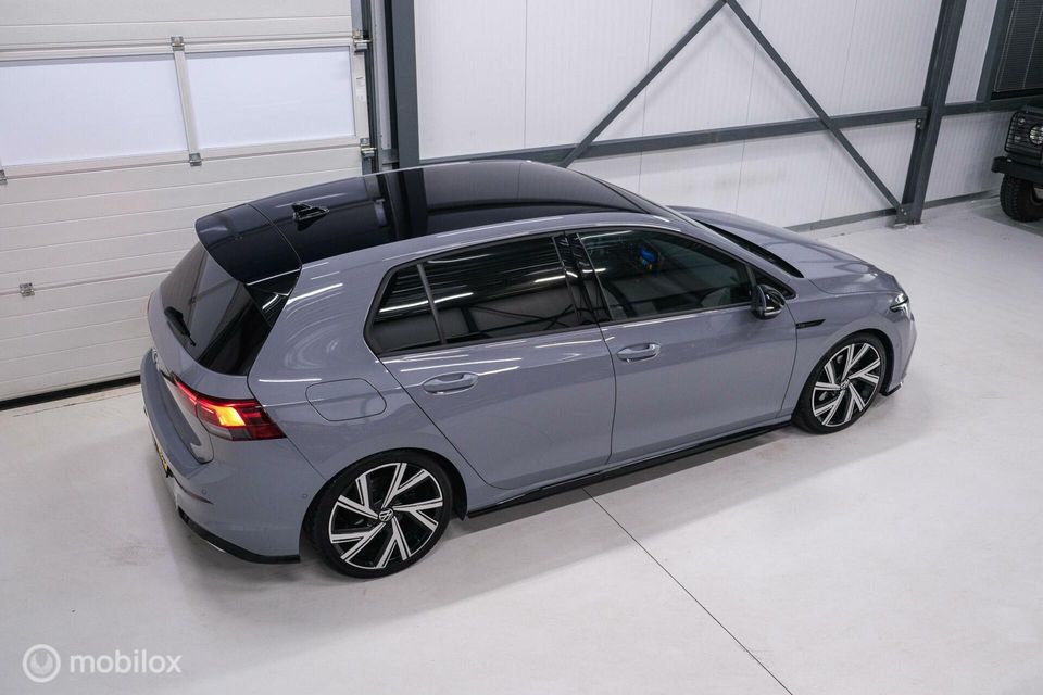 Volkswagen Golf 1.5 eTSI R-Line | Ambiance | ACC | Moonstone Grey | Stuurwielverwarming | Camera |