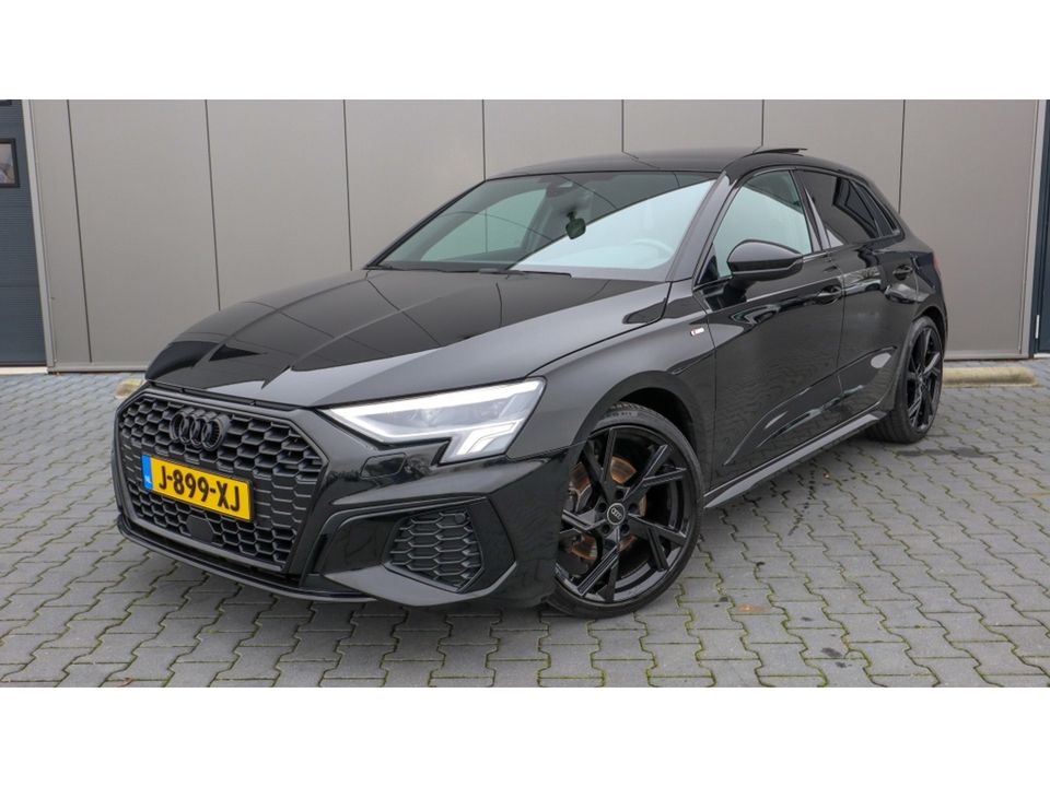 Audi A3 Sportback 35 TFSI S edition | 3X S-line | Matrix | Pano | CarPlay