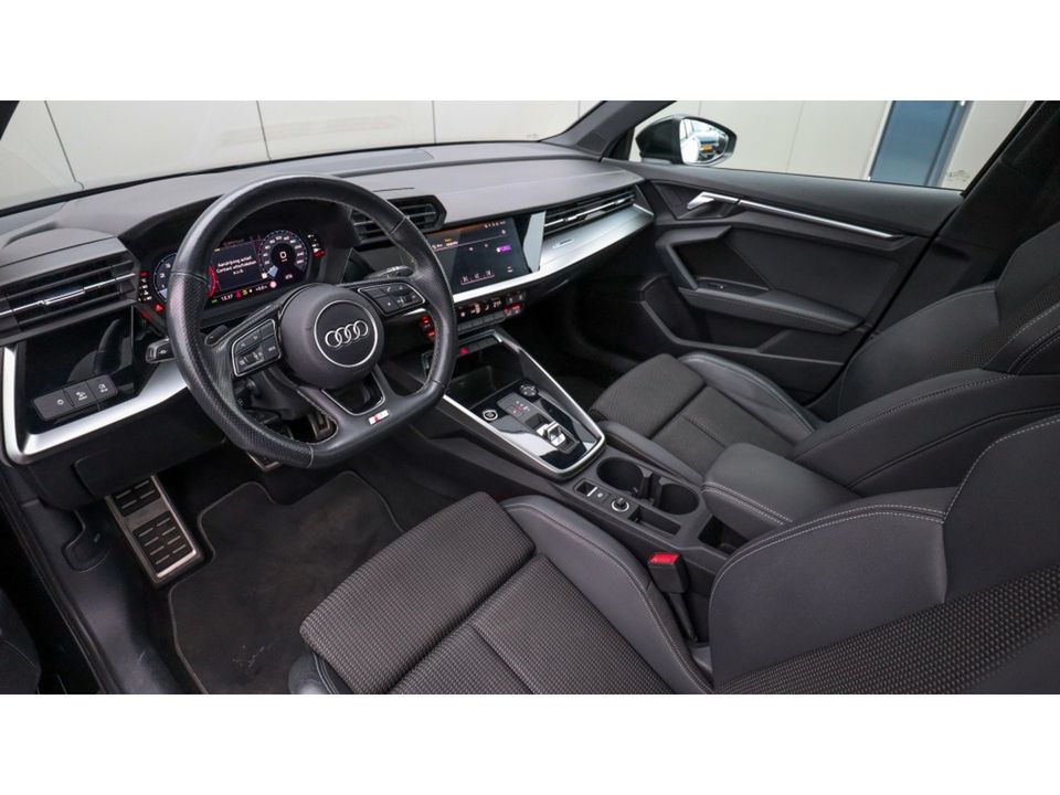 Audi A3 Sportback 35 TFSI S edition | 3X S-line | Matrix | Pano | CarPlay