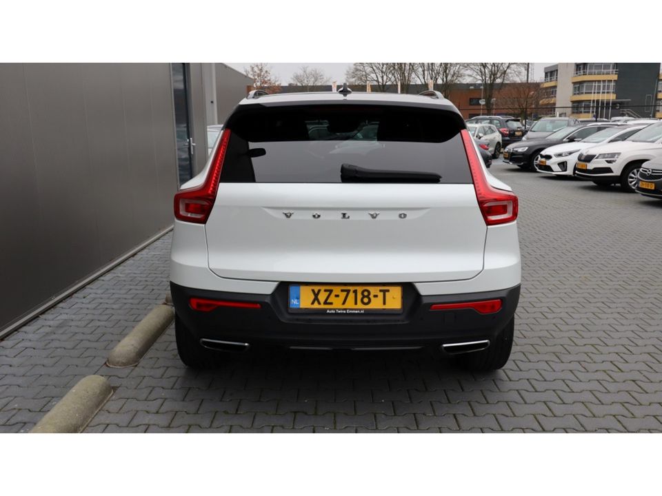 Volvo XC40 2.0 T4 R-Design | Led | Media | Stuur/stoel verwarming