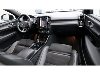 Volvo XC40 2.0 T4 R-Design | Led | Media | Stuur/stoel verwarming