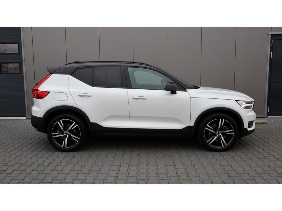 Volvo XC40 2.0 T4 R-Design | Led | Media | Stuur/stoel verwarming