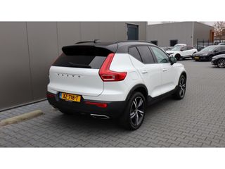 Volvo XC40 2.0 T4 R-Design | Led | Media | Stuur/stoel verwarming