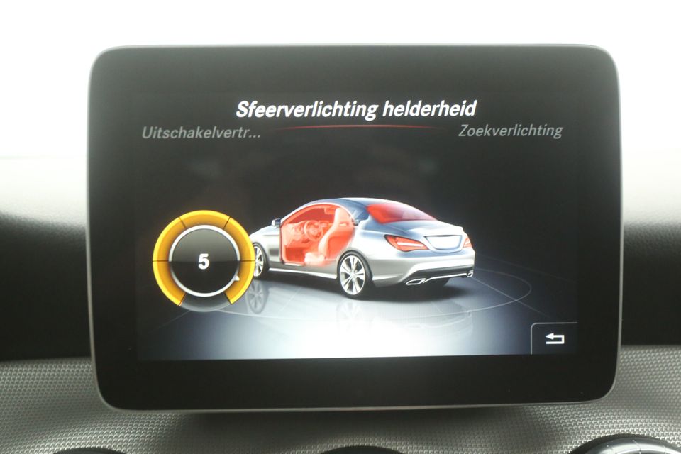 Mercedes-Benz CLA-Klasse 180 Automaat Airco Cruise Camera Navi 18"LMV LED