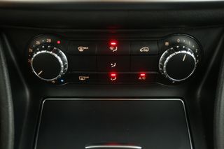 Mercedes-Benz CLA-Klasse 180 Automaat Airco Cruise Camera Navi 18"LMV LED