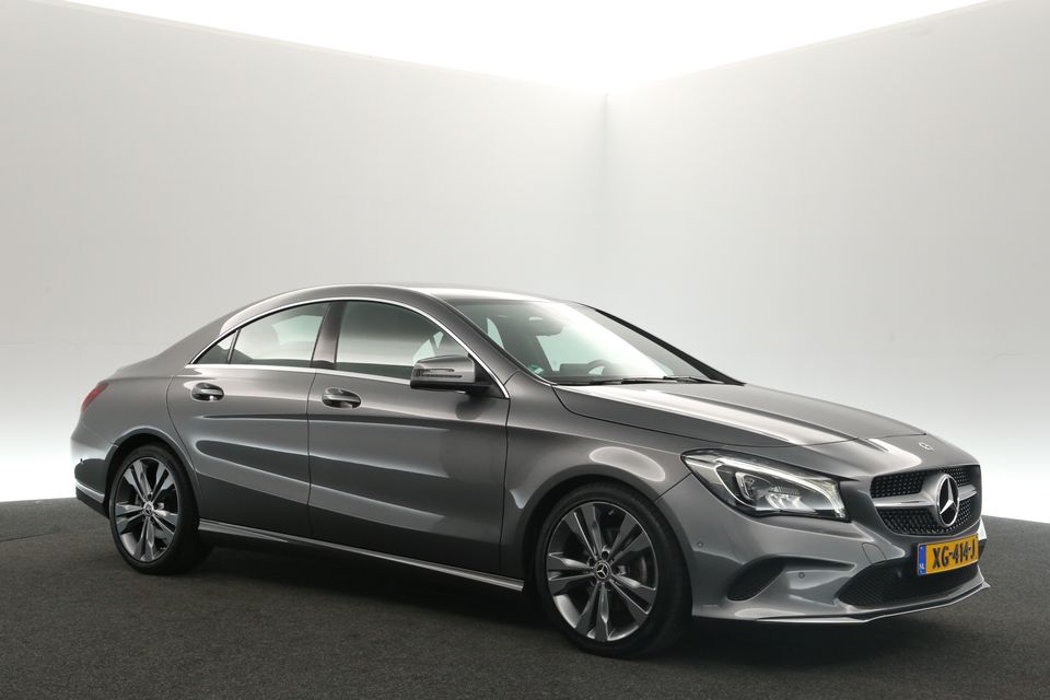 Mercedes-Benz CLA-Klasse 180 Automaat Airco Cruise Camera Navi 18"LMV LED