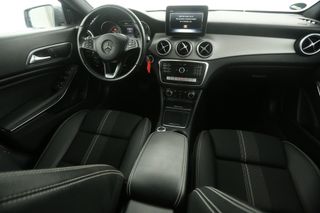 Mercedes-Benz CLA-Klasse 180 Automaat Airco Cruise Camera Navi 18"LMV LED