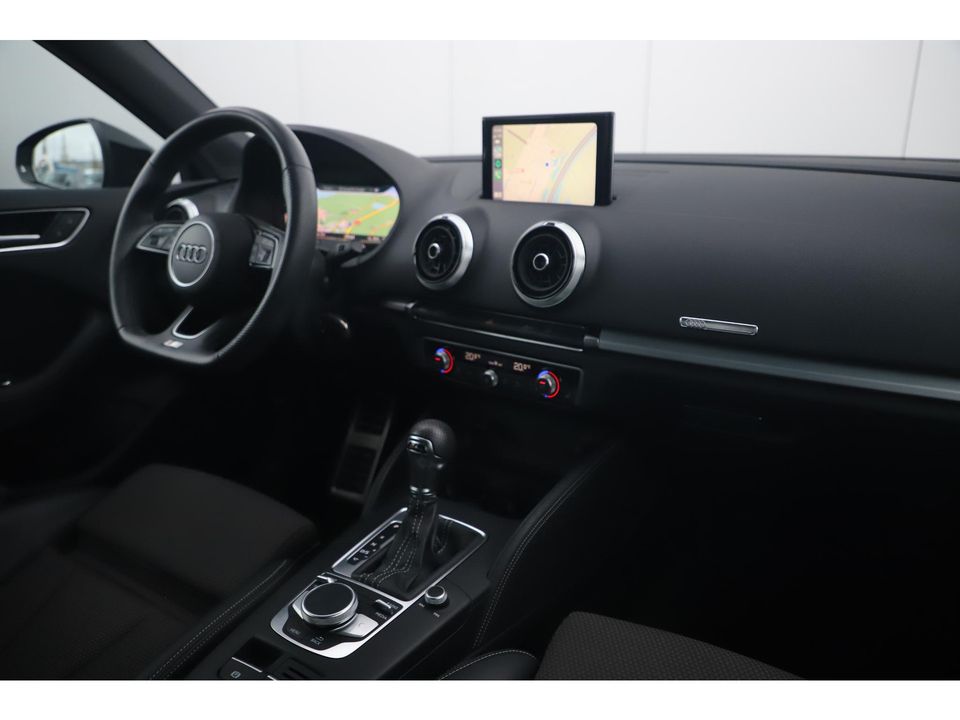 Audi A3 Sportback 35 TFSI CoD S-Line Sport 150PK Automaat Virtual Cockpit Half Leder Stoelverwarming Navigatie Carplay Android 18 inch LMV Full LED Parkeersensor Clima Cruise