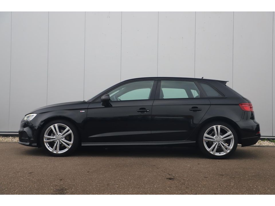 Audi A3 Sportback 35 TFSI CoD S-Line Sport 150PK Automaat Virtual Cockpit Half Leder Stoelverwarming Navigatie Carplay Android 18 inch LMV Full LED Parkeersensor Clima Cruise