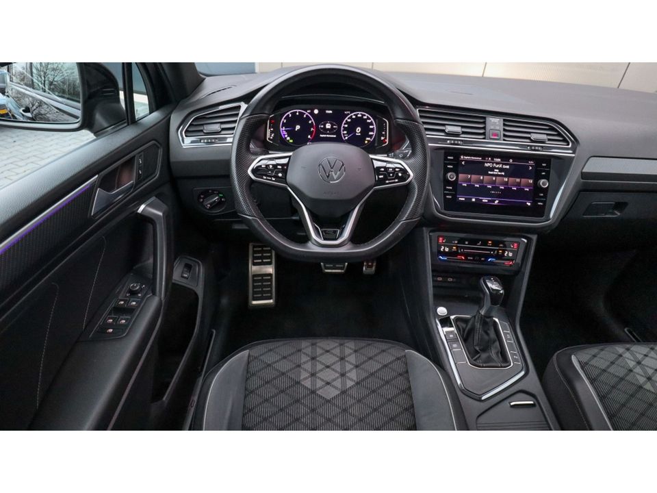 Volkswagen Tiguan Allspace 1.5 TSI R-Line B+ 7p | Pano | IQ. Light | Camera | VERKOCHT