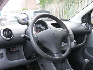 Peugeot 107 1.0-12V ! VERKOCHT !