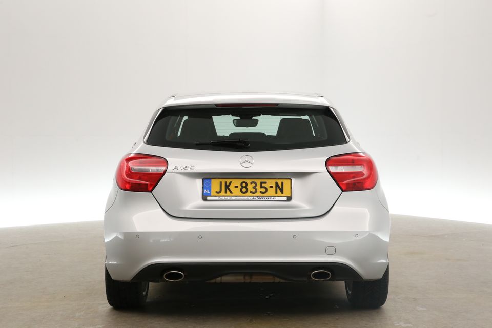 Mercedes-Benz A-Klasse 180 AMG Airco Navigatie PDC Stoelverwarming 17"LMV