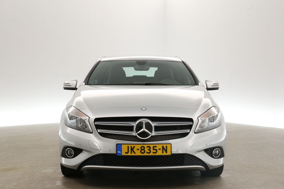 Mercedes-Benz A-Klasse 180 AMG Airco Navigatie PDC Stoelverwarming 17"LMV