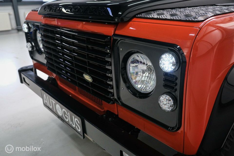 Land Rover Defender 2.4 TD Soft Top 90 | BLACK FRIDAY ACTIE | youngtimer | Biminitop | bijtellingvriendelijk | grijskenteken |