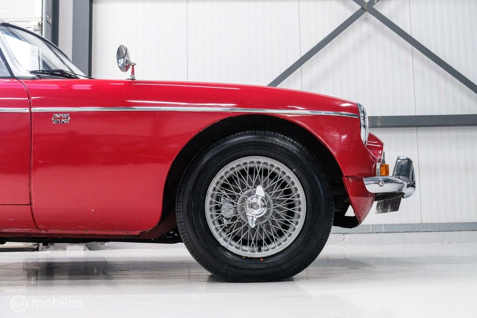 MG B 1.8 Roadster 1976 | Black Friday | Chromen bumpers | mgb |