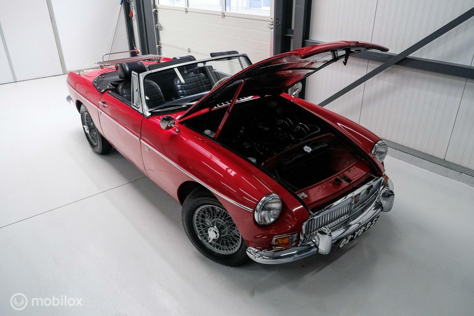 MG B 1.8 Roadster 1976 | Black Friday | Chromen bumpers | mgb |