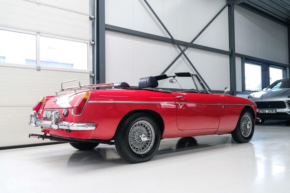 MG B 1.8 Roadster 1976 | Black Friday | Chromen bumpers | mgb |