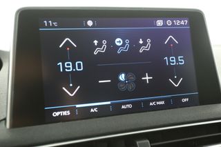 Peugeot 3008 1.2 PureTech Automaat Clima Camera Carplay Cruise LED PDC Navi Lane-Assist LMV