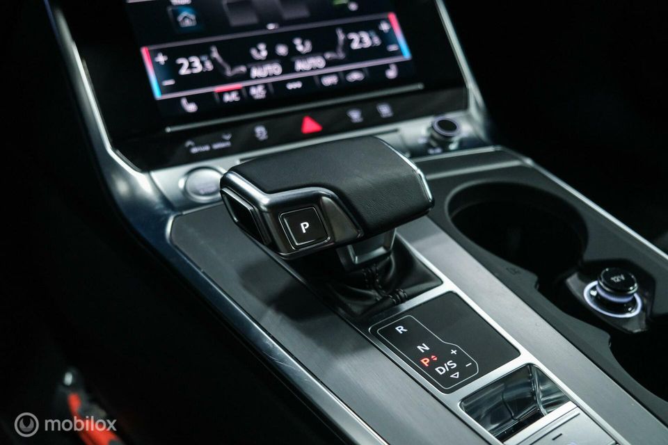 Audi A6 Avant 45 TFSI S edition 245 pk | CarPlay | NAP | LED | Daytona grijs | Leder |