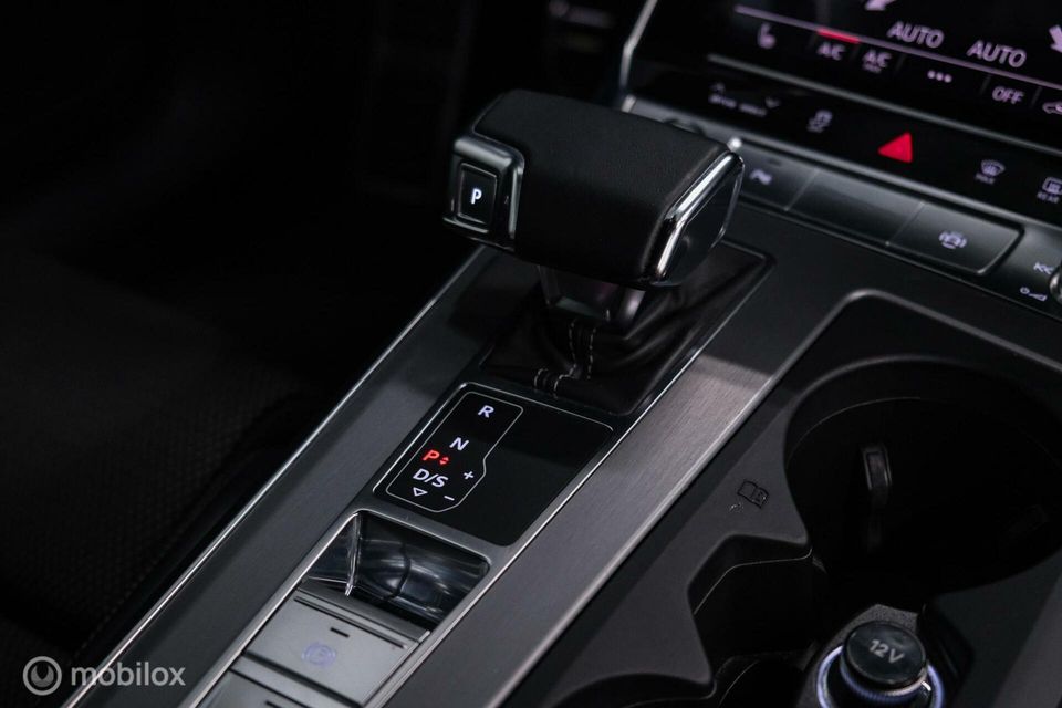 Audi A6 Avant 45 TFSI S edition 245 pk | CarPlay | NAP | LED | Daytona grijs | Leder |