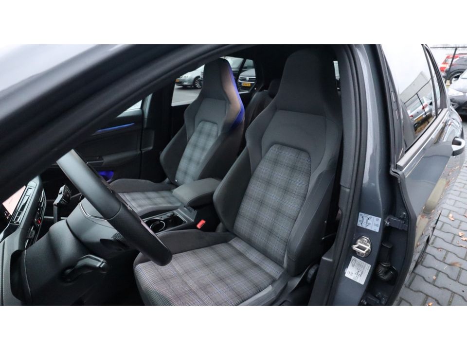 Volkswagen Golf 1.4 eHybrid GTE | IQ lights | Panoramadak | Schaalstoelen