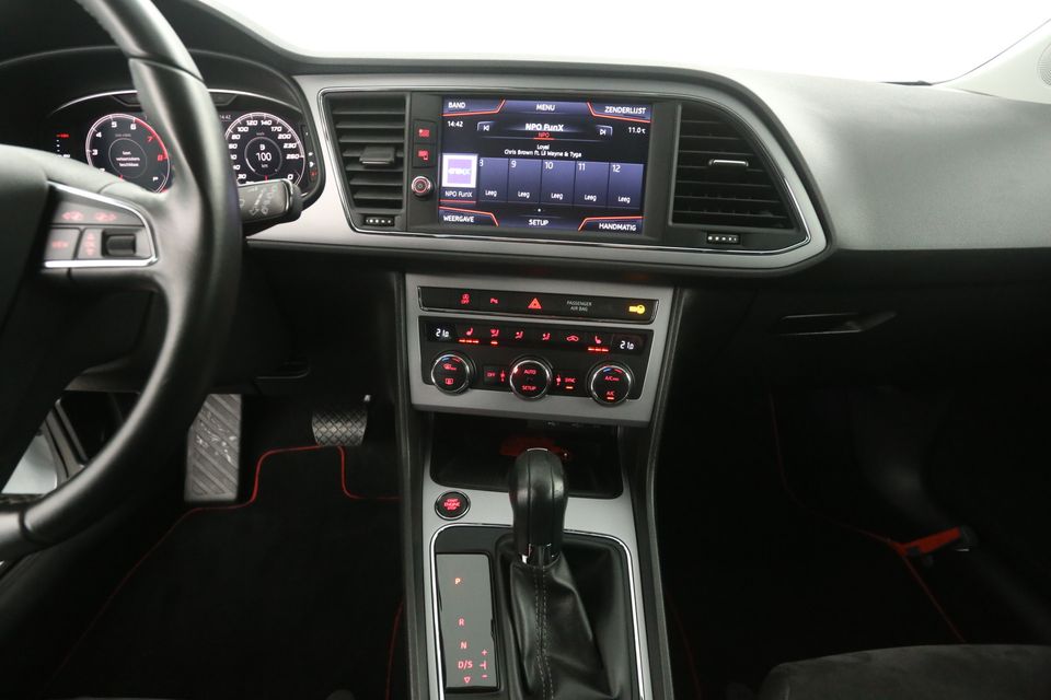 SEAT Leon 1.5 TSI Style Ultimate Edition 150PK Automaat | Beats-Audio | ACC Camera Carplay Clima Navi LED Navi PDC Stoelverwarming 18"LMV