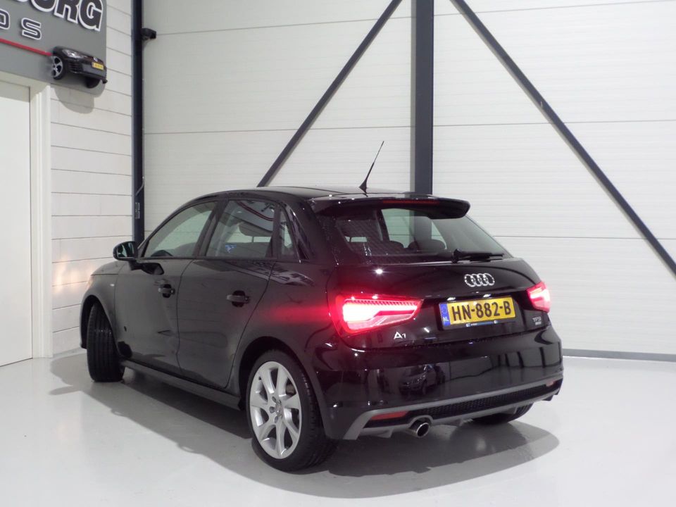 Audi A1 Sportback 1.0 TFSI Adrenalin S-Line "Origineel NL!" Navigatie 17"Velgen Cruise, van 2de eigenaar in UNIEK mooie staat !