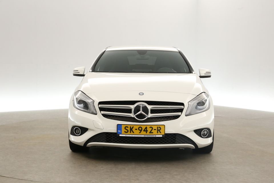 Mercedes-Benz A-Klasse 180 Ambition Airco Camera LED Stoelverwarming 18"LMV