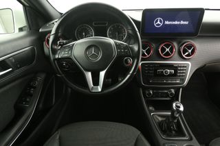 Mercedes-Benz A-Klasse 180 Ambition Airco Camera LED Stoelverwarming 18"LMV