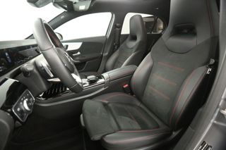 Mercedes-Benz A-Klasse 180 AMG Automaat Pano Sfeerverl. Camera Clima Cruise LED Navi PDC Memory-Seat 18"LMV