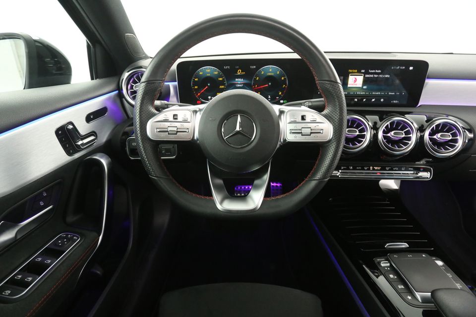 Mercedes-Benz A-Klasse 180 AMG Automaat Pano Sfeerverl. Camera Clima Cruise LED Navi PDC Memory-Seat 18"LMV