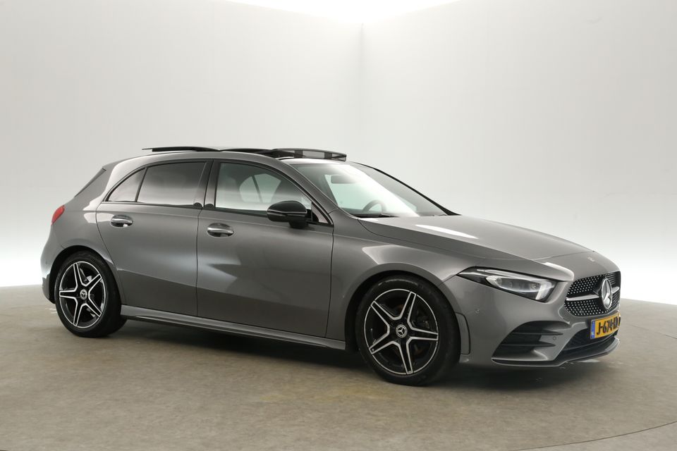 Mercedes-Benz A-Klasse 180 AMG Automaat Pano Sfeerverl. Camera Clima Cruise LED Navi PDC Memory-Seat 18"LMV