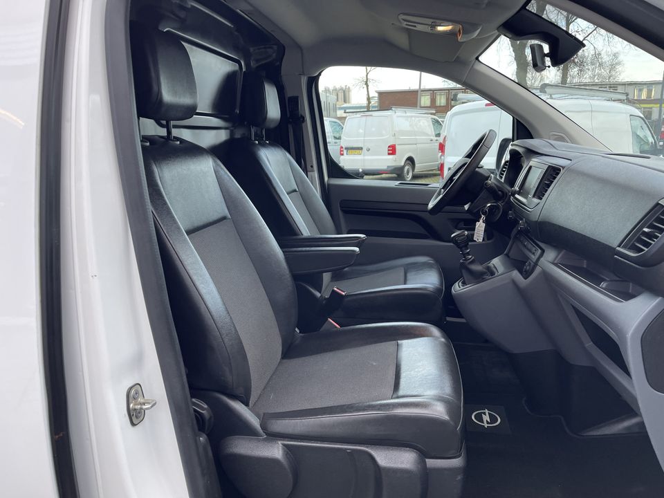 Opel Vivaro 2.0 CDTI 122pk L2H1 Edition / vaste prijs rijklaar € 13.950 ex btw / lease vanaf € 256 / airco / cruise / navi / camera / trekhaak / pdc voor en achter / euro 6 diesel !