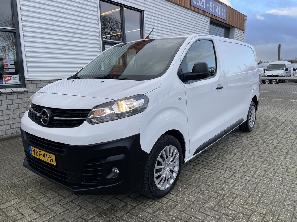 Opel Vivaro 2.0 CDTI 122pk L2H1 Edition / vaste prijs rijklaar € 13.950 ex btw / lease vanaf € 256 / airco / cruise / navi / camera / trekhaak / pdc voor en achter / euro 6 diesel !