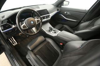 BMW 3 Serie 320d touring M-Sport 191PK Automaat Pano Sfeer 360 Camera BMW-Laser LED Harman-Kardon Carplay Clima Cruise Navi PDC Virtual Head-up 19''LMV Keyless