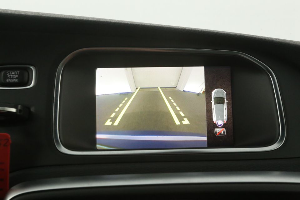 Volvo V40 1.5 T3 | R-design 153PK Automaat Pano-View LED Camera Clima Cruise PDC Navi 17"LMV