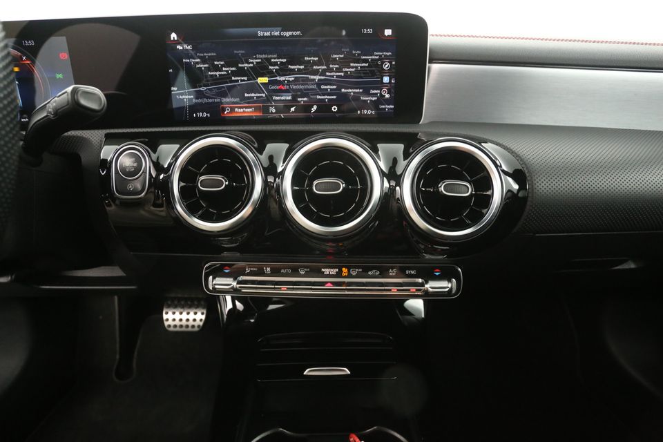 Mercedes-Benz CLA-Klasse 200 AMG 164PK Automaat Pano Camera LED Virtual Clima Cruise Navi PDC 18"LMV