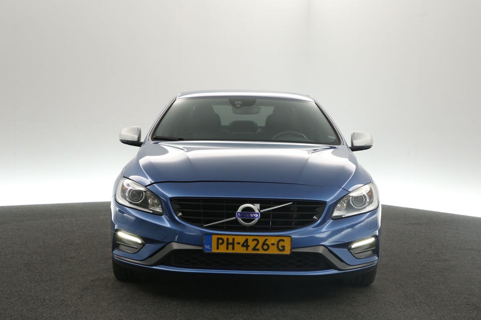 Volvo S60 1.5 T3 Nordic+ R-Design 153PK Automaat Clima Cruise Navi PDC LED 18''LMV