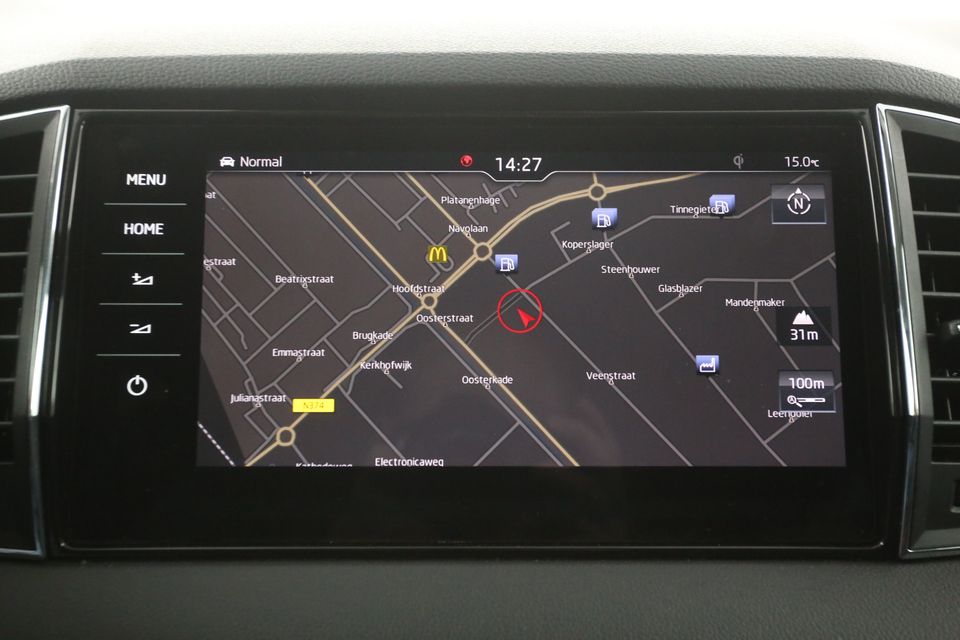 Škoda Karoq 1.5 TSI | Canton-Audio | 150PK DSG Automaat Pano Sfeerverl. Carplay Airco Camera Cruise LED Stoelverwarming Memory-Seat Navi PDC 19"LMV Trekhaak