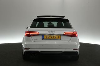 Audi A3 35 TFSI S-line 150PK Automaat Pano Virtual Clima Cruise Stoelverwarming LED Navi 18"LMV