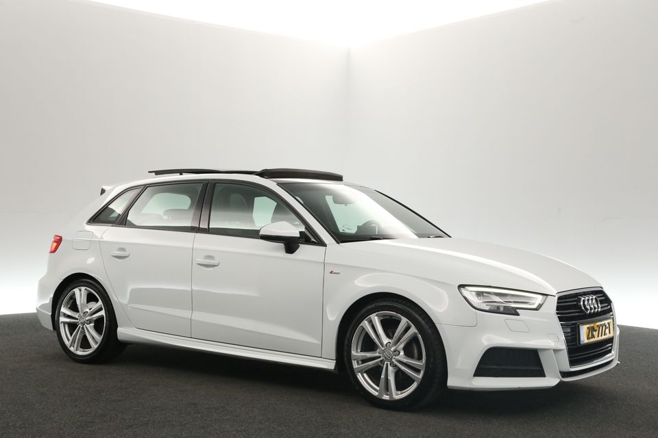 Audi A3 35 TFSI S-line 150PK Automaat Pano Virtual Clima Cruise Stoelverwarming LED Navi 18"LMV