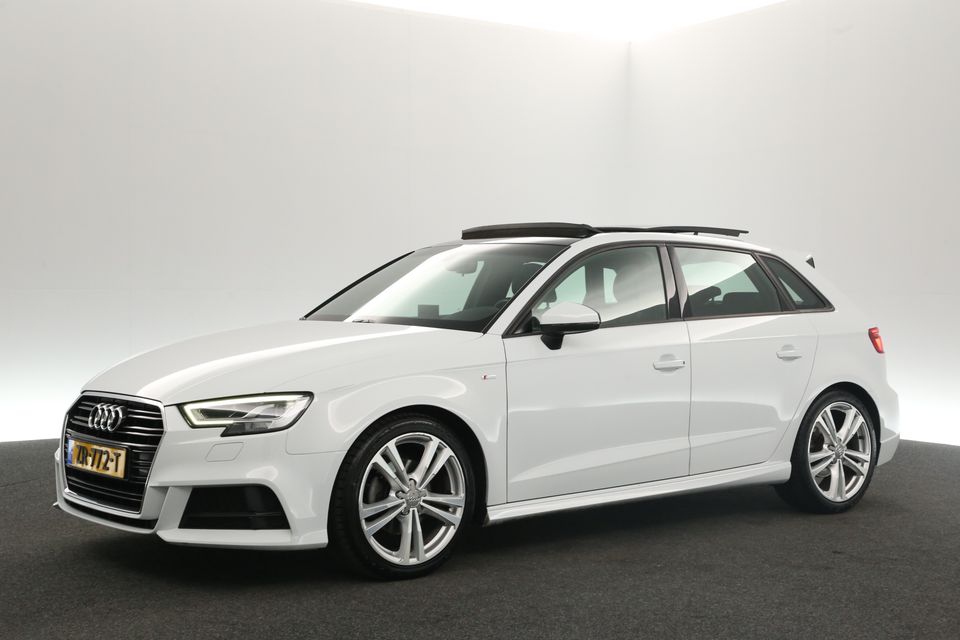 Audi A3 35 TFSI S-line 150PK Automaat Pano Virtual Clima Cruise Stoelverwarming LED Navi 18"LMV