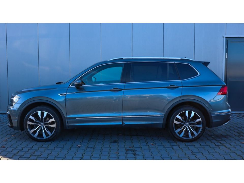 Volkswagen Tiguan Allspace 1.5 TSI HL Bus R 7p. | Pano | Camera | Trekhaak |