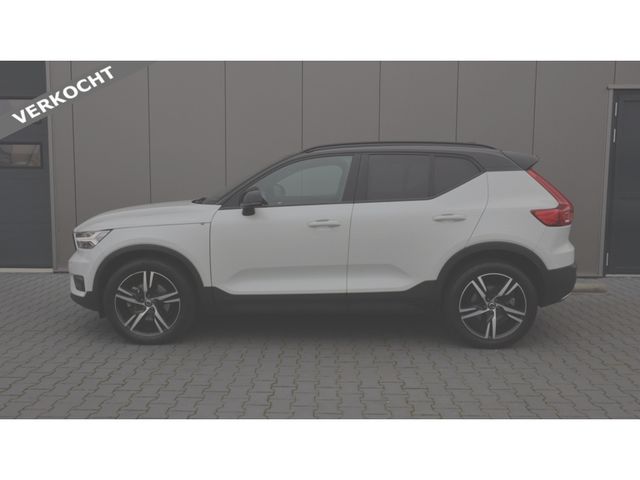 Volvo XC40 2.0 T4 R-Design | Led | Media | Stuur/stoel verwarming VERKOCHT