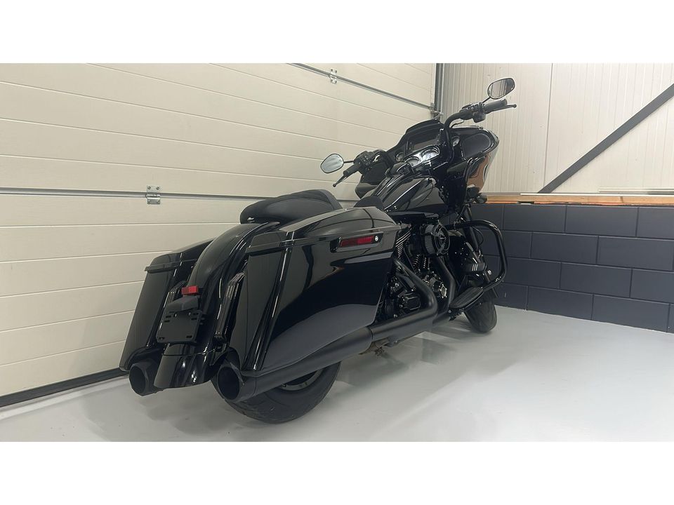 Harley Davidson 103 FLTRXS Road Glide Special Black Out