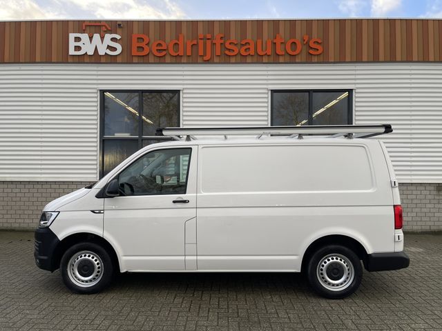 Volkswagen Transporter 2.0 TDI 102pk L1H1 Comfortline / vaste prijs rijklaar € 16.950 ex btw / lease vanaf € 311 / airco / cruise / imperial / bijrijdersbank / trekhaak / pdc achter / laadruimte beveiliging !