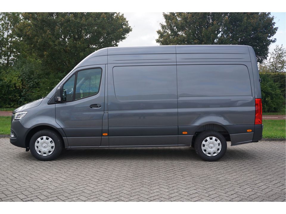 Mercedes-Benz Sprinter 317CDI Pro L2H2 BPM VRIJ!! 10.25" Mbux Navi, Cam, Gev. Stoel, 3.5T Trekhaak, LED!! NR. 731