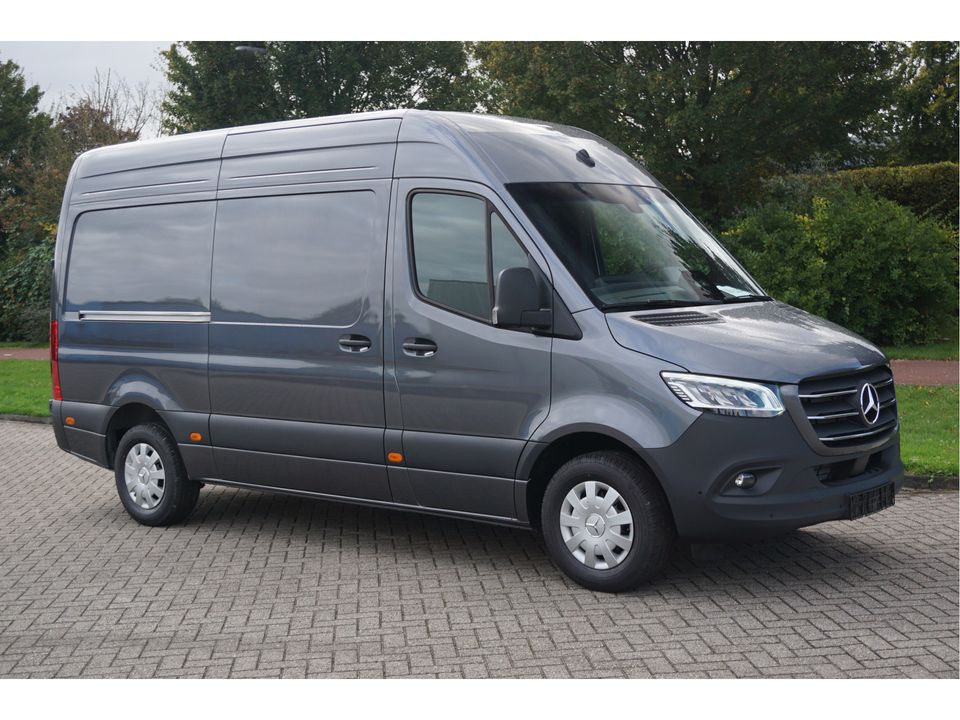 Mercedes-Benz Sprinter 317CDI Pro L2H2 BPM VRIJ!! 10.25" Mbux Navi, Cam, Gev. Stoel, 3.5T Trekhaak, LED!! NR. 731