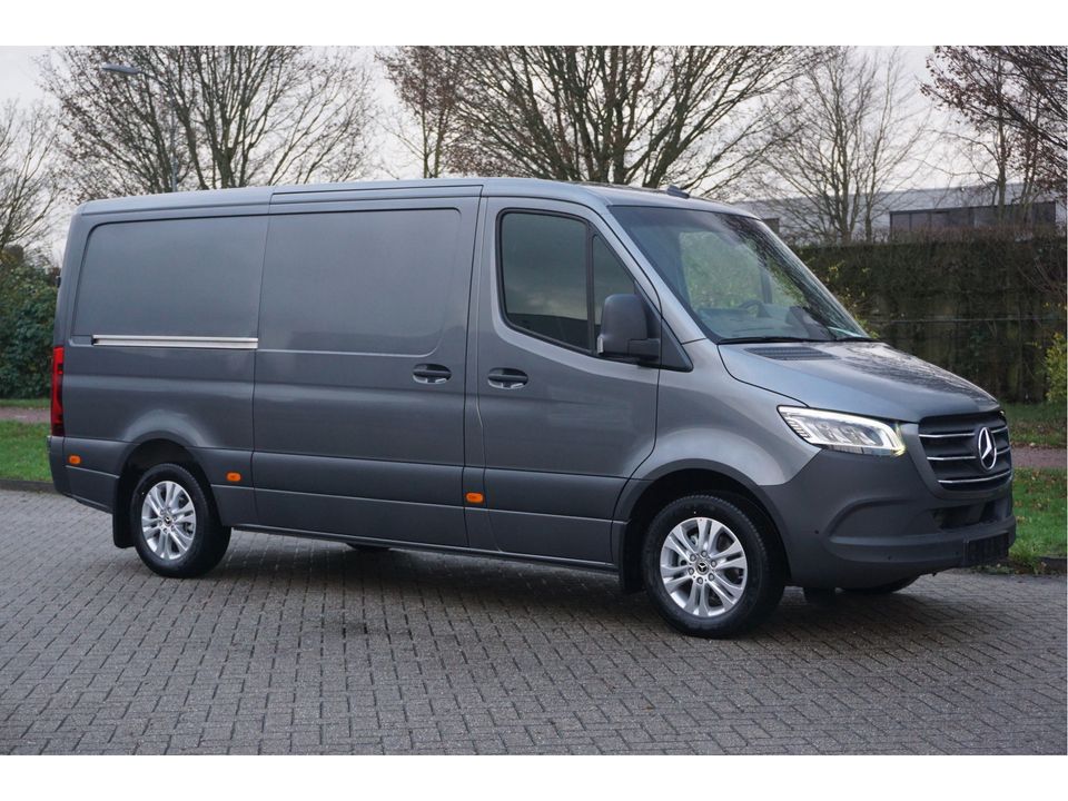 Mercedes-Benz Sprinter 319CDI Select L2H1 BPM VRIJ!! 10.25" Mbux, ACC, LED, 3.5T Trekhaak, 17" LM!! NR. 912